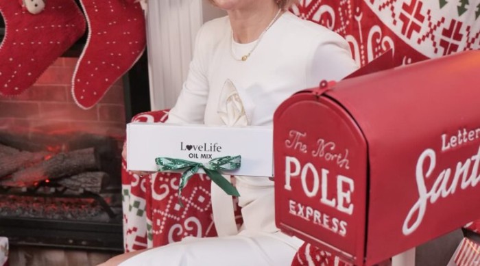 Christmas: A Time for Joy, Family, and Healthy Flavours with LoveLife Oil Mix Christmas: A Time for Joy, Family, and Healthy Flavours with LoveLife Oil Mix